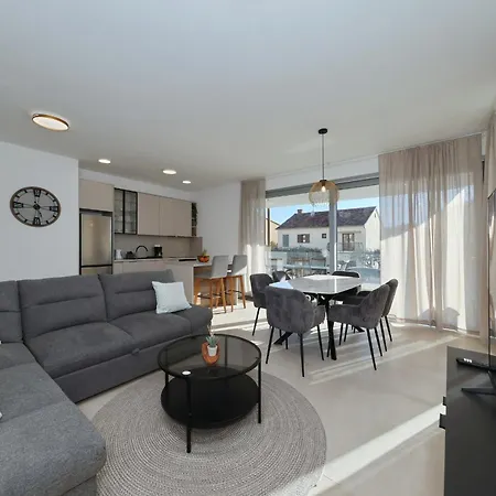 Oliver 2br With Parking Place Apartamento