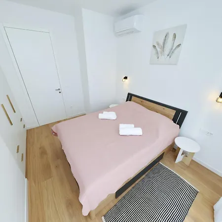 Oliver 2br With Parking Place Διαμέρισμα *