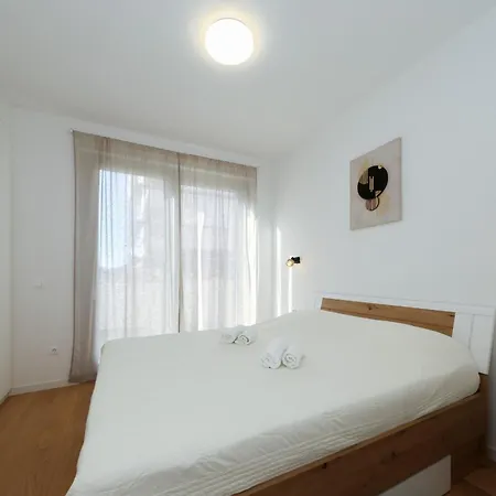 Oliver 2br With Parking Place Apartamento *