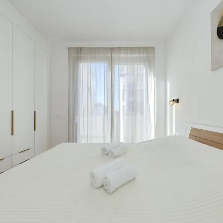Oliver 2br With Parking Place * Zadar