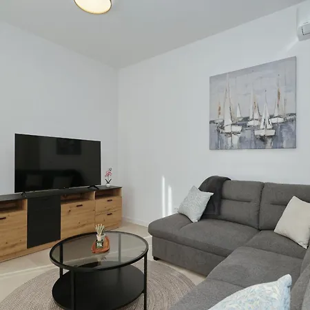 Apartamento Oliver 2br With Parking Place Zadar
