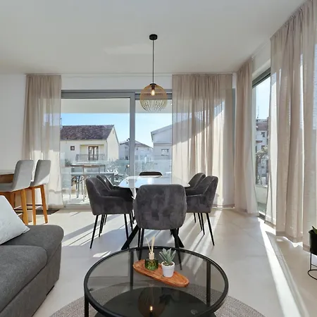 Oliver 2br With Parking Place * Zadar